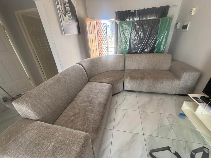 Couch photo 1