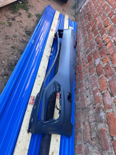 VW GOLF 7.5R FRONT BUMPER photo 2