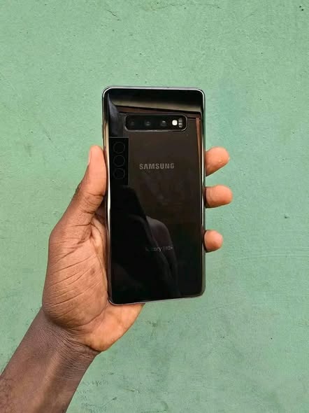 Samsung S10 plus. 128GB photo 3
