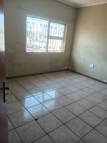 Inside room photo 2