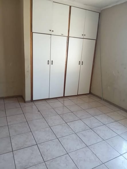Inside room photo 1