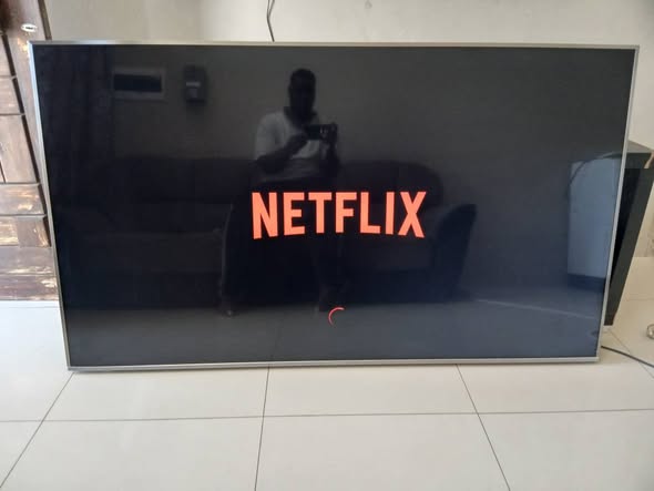 Hisense 75inch smart Tv with remote photo 5