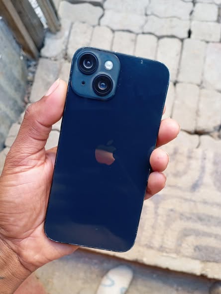 iPhone 14 photo 3