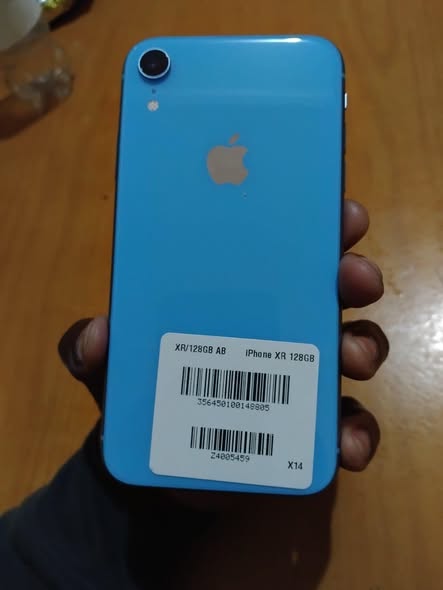 iPhone XR photo 1
