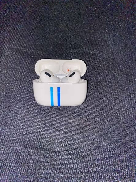 Earbuds photo 1