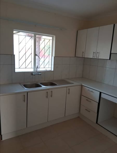HOUSE FOR SALE - OKAHAO photo 3