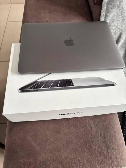 APPLE  MACBOOK PRO M1 photo 1