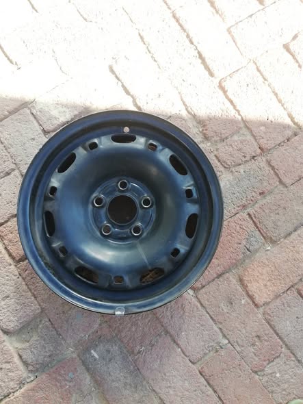 Size 14 rim photo 1