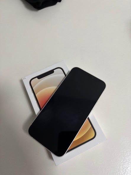 iPhone 12 photo 2