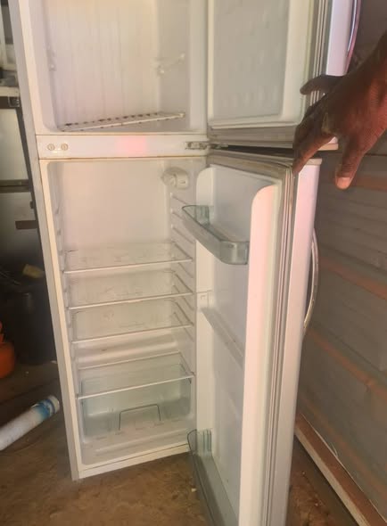 Kelvinator top freezer photo 1