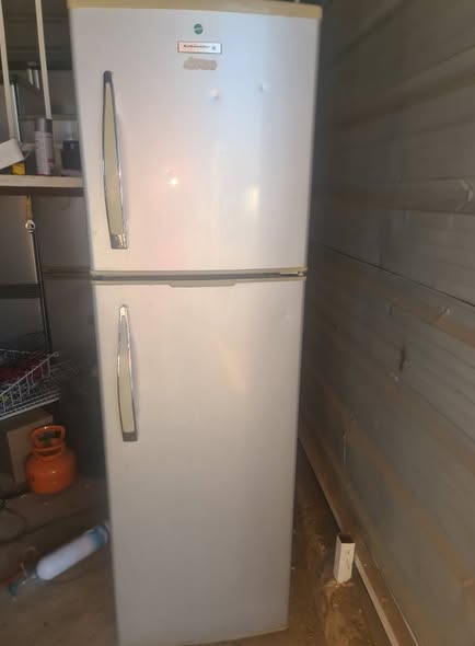 Kelvinator top freezer photo 2