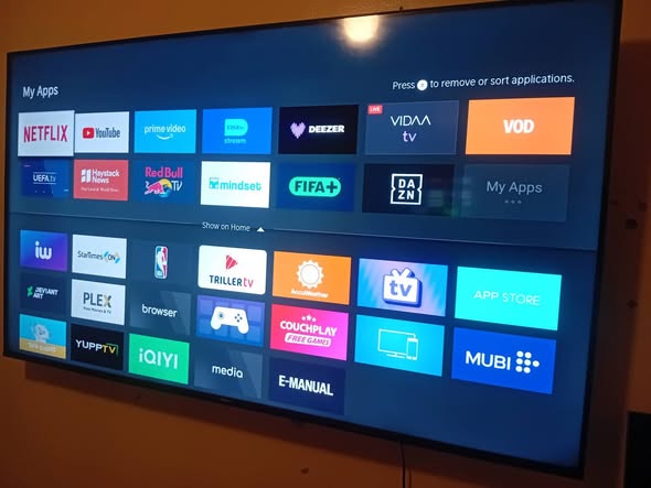 HISENSE QLED 70INCH SMART TV photo 2