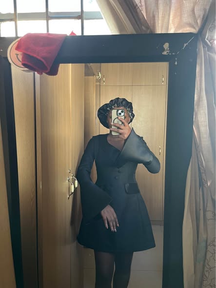 Beautiful custom-made dress photo 4