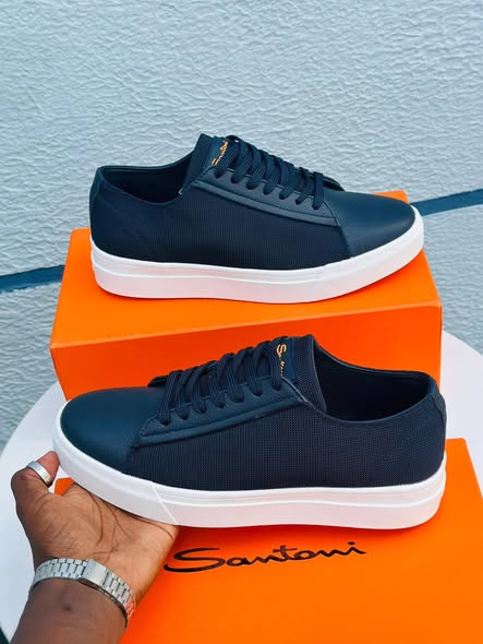 Quality SNEAKERS photo 1