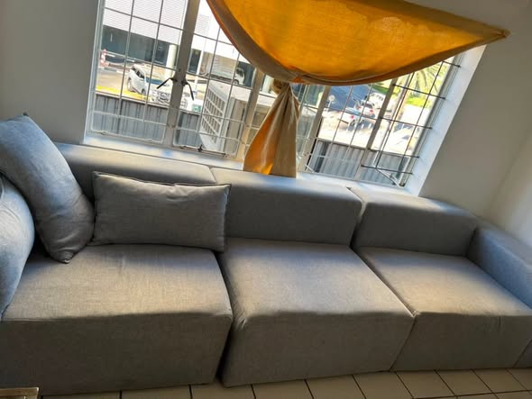 3 seater big couch photo 1