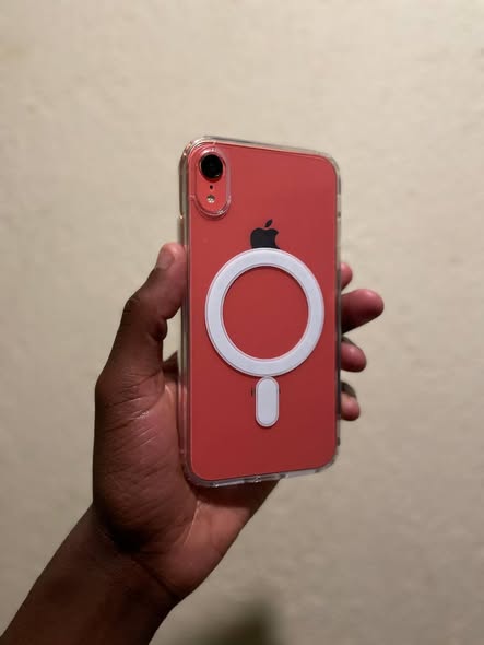 iPhone XR 64 GB photo 2