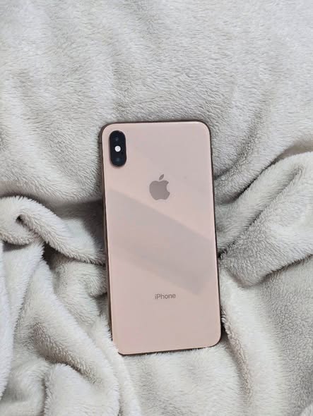 iPhone XS Max photo 2