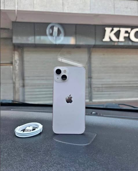 IPHONE 13 128GIG photo 2