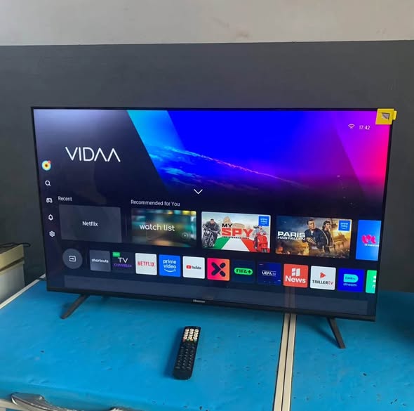 Hisense 40 inch Smart Tv photo 2