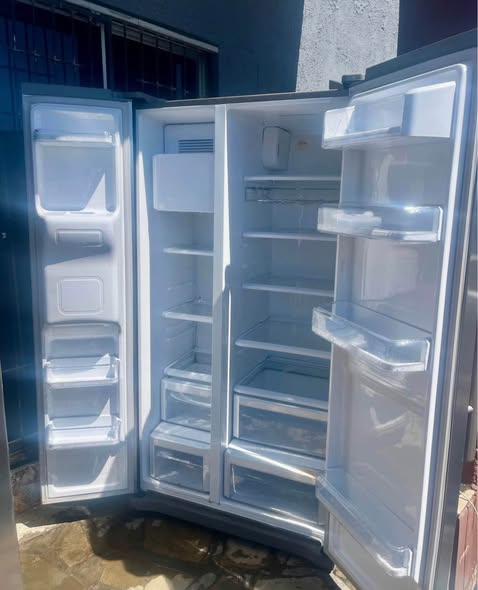Samsung double door fridge and freezer photo 2