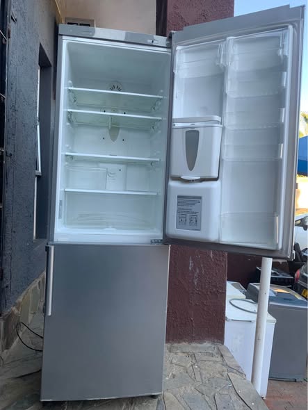 LG Fridge photo 1
