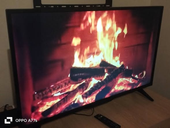 Omega 43 inch smart TV photo 4