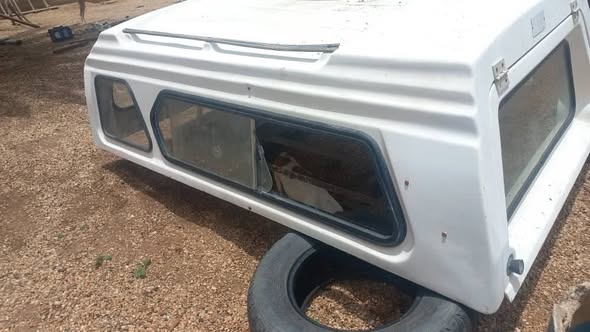 Nissan NP300 single cab canopy photo 2