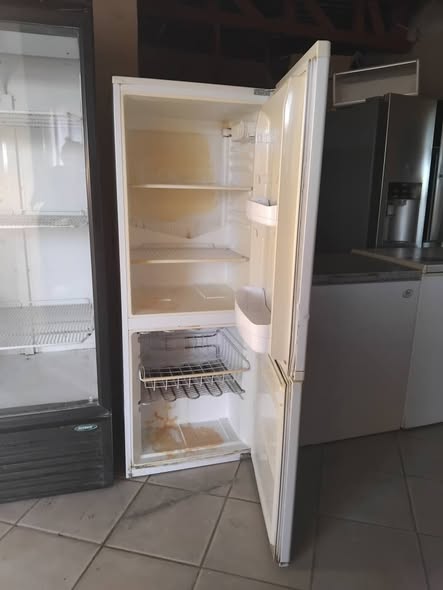 White kic fridge photo 2