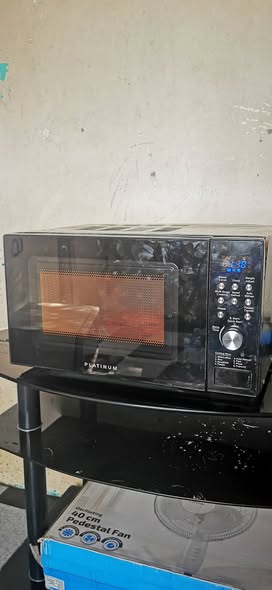 PLATINUM MICROWAVE 24L photo 3