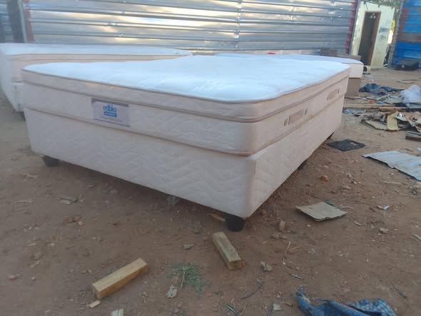 Good second hand queen size beds and double beds photo 2