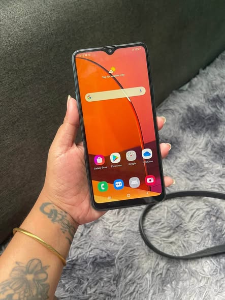Samsung Galaxy A20s photo 1