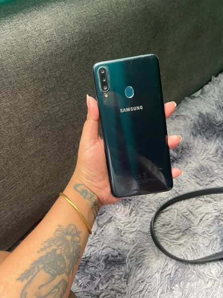 Samsung Galaxy A20s photo 2