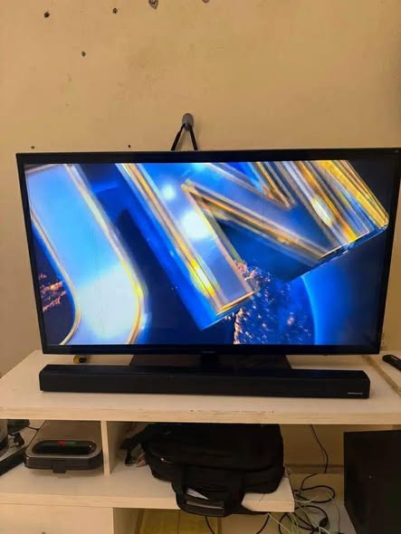 51 INCHES TV photo 1
