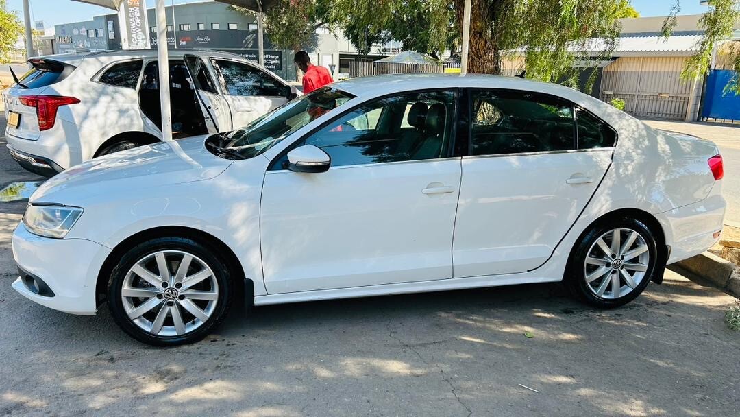 2013 Volkswagen Jetta 6 1.4 TSI Comfortline (Manual) SuperCharged photo 3