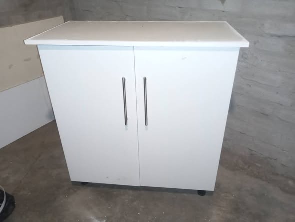 Kitchen cupboards photo 3