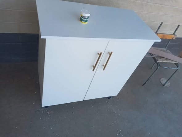 Kitchen cupboards photo 2