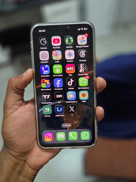 iPhone 11 Pro Max photo 3