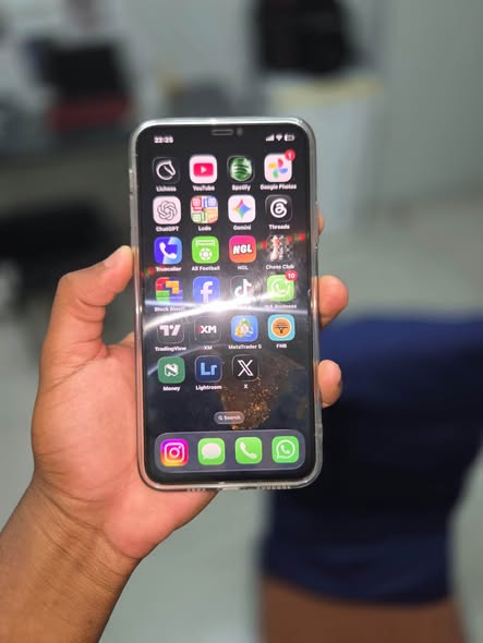 iPhone 11 Pro Max photo 2