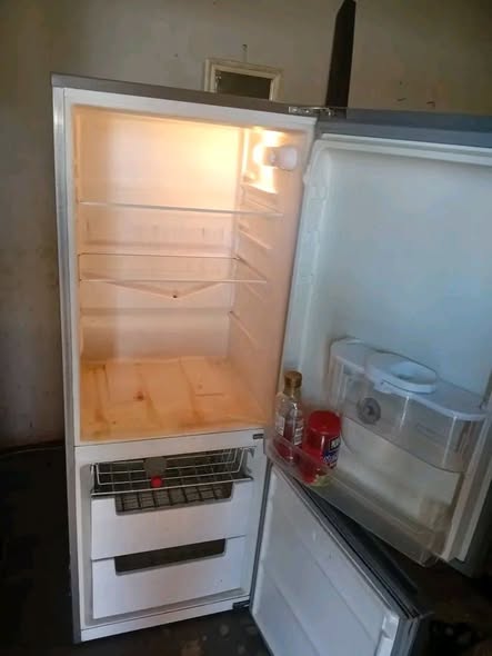 Kic fridge photo 3