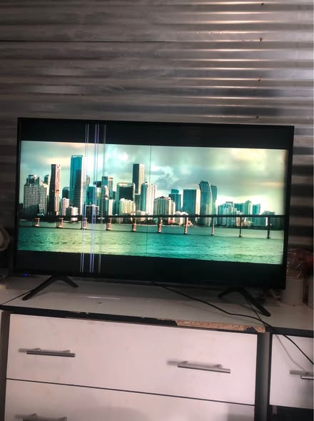 43 inch TV photo 2