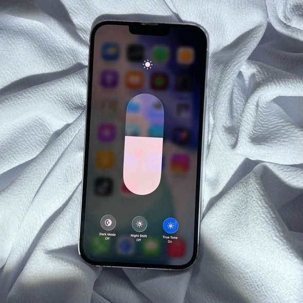 iPhone 14  128GB photo 2