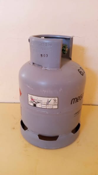 4.5kg Gas Cylinder (has gas in it) photo 3