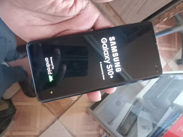 Samsung galaxy s10 + photo 1
