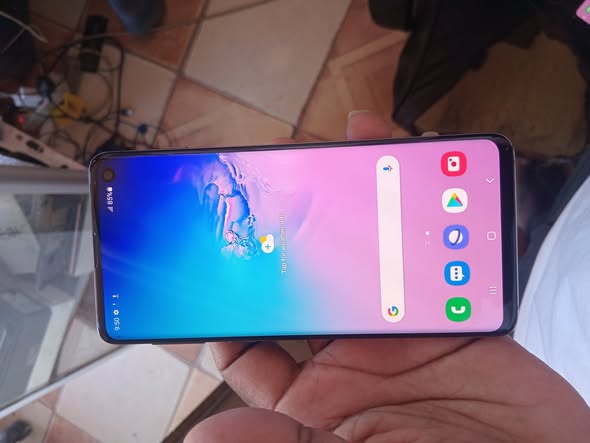 Samsung galaxy s10 + photo 4