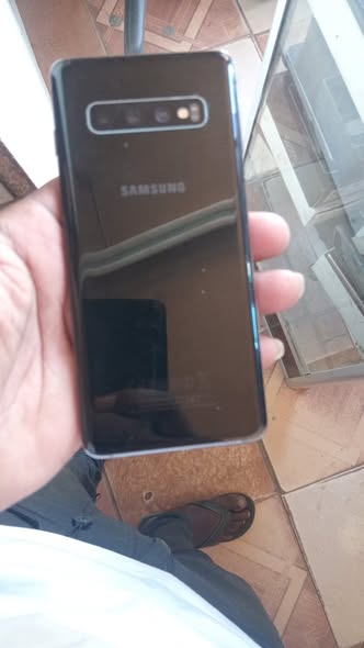 Samsung galaxy s10 + photo 3