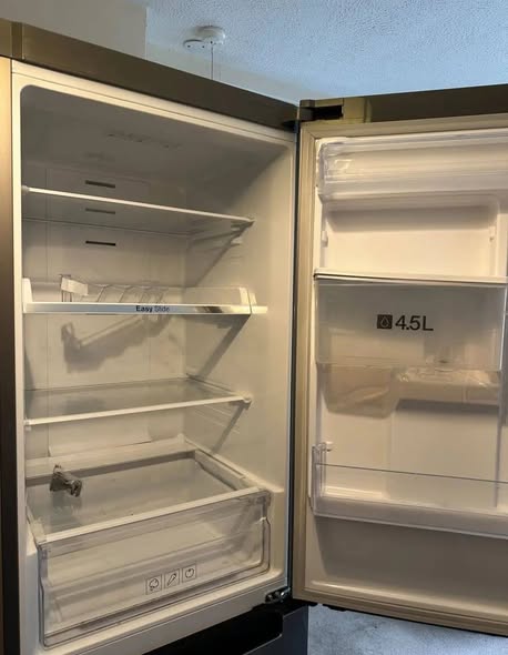 Samsung inverter Fridge photo 3