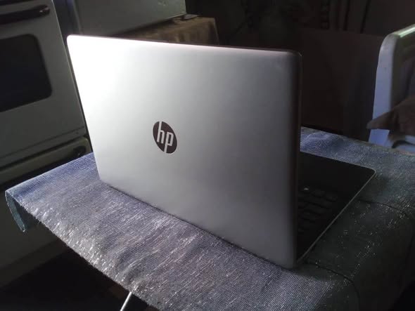 Hp laptop photo 2