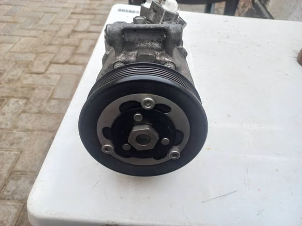 Vw ac pumps available amarok , mk5 ,mk6 ,mk7 photo 1