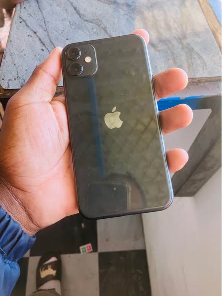 iPhone 11 photo 2