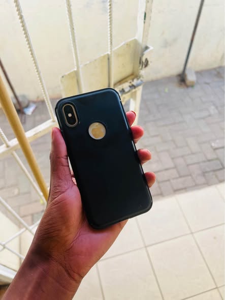 iPhone X  64gig photo 2